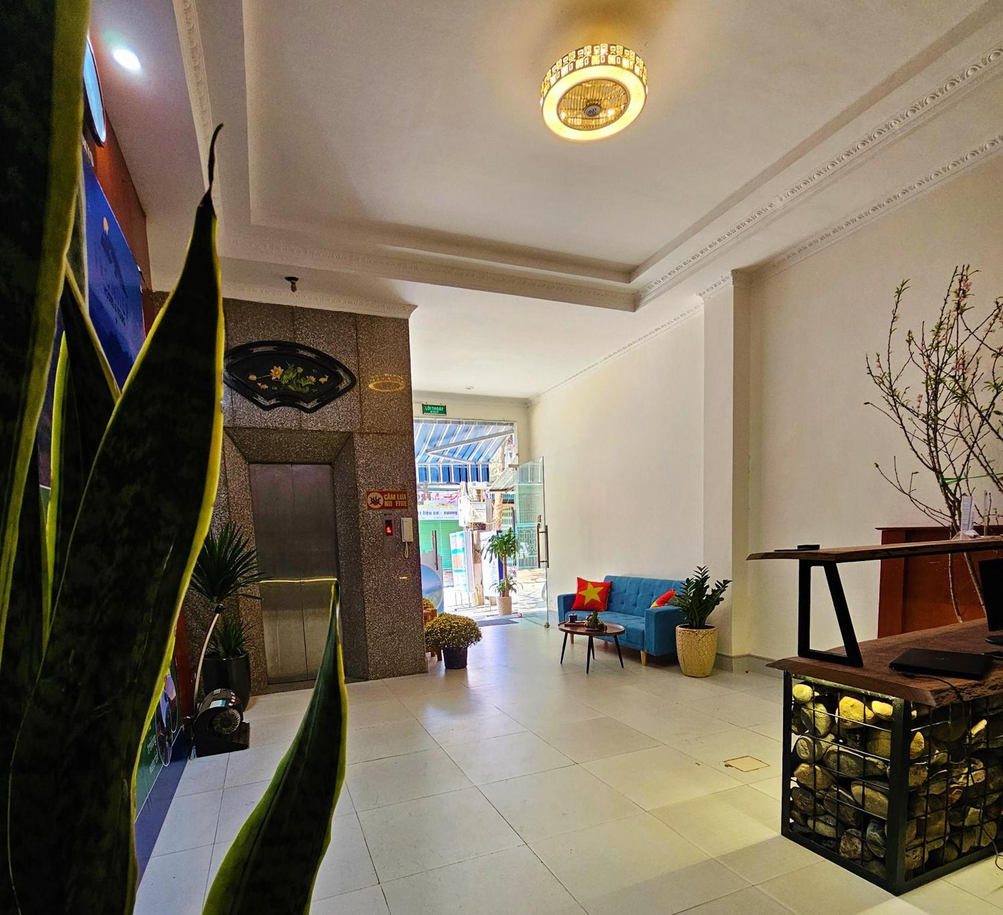 Frontier Hostel & Tours Dien Bien Phu Exterior photo